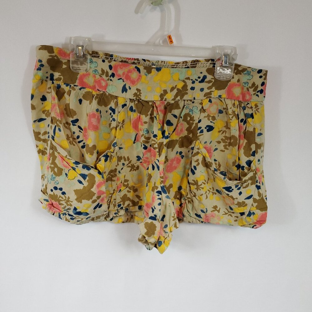 Inked & Faded Womens Tan Multi Color Floral Print Shorts Sz Large P Pull On